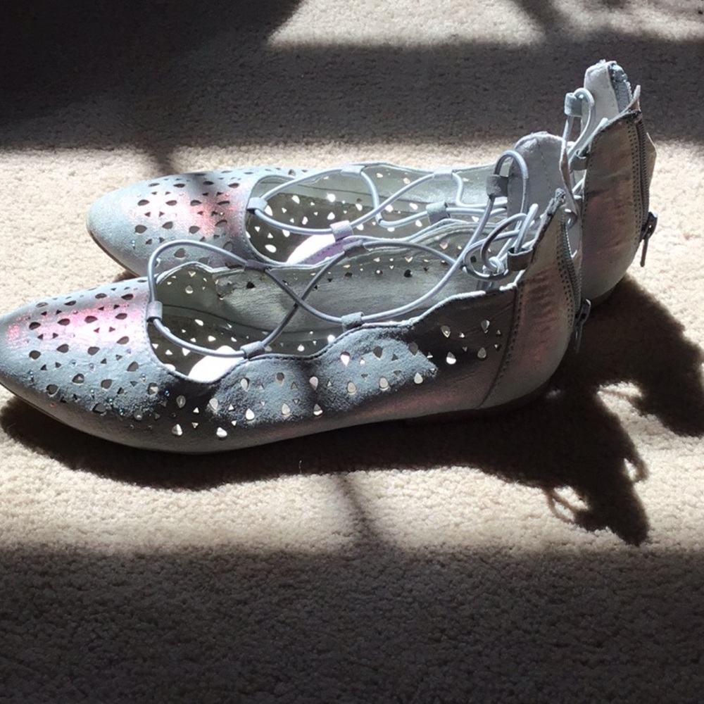 Flats - Picture 2 of 2